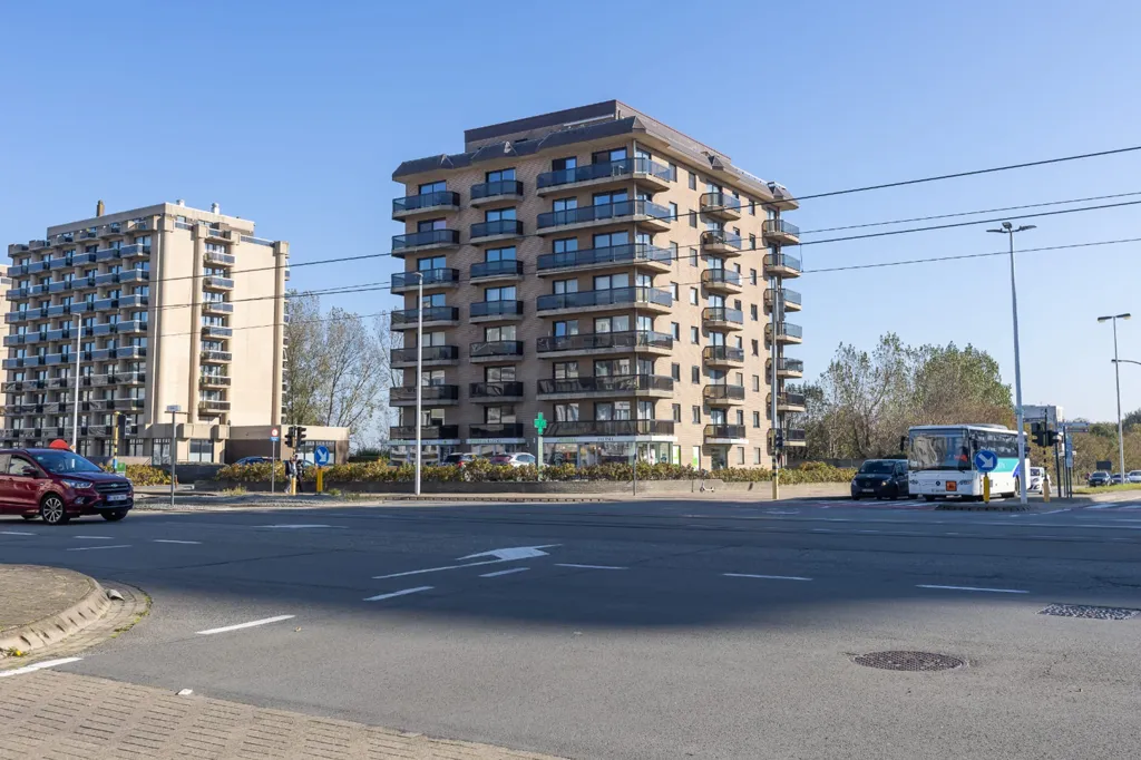 Extérieur - Penthouse Rénové avec Terrasse à Ostende