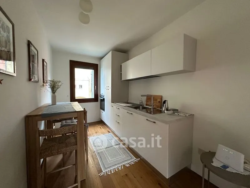 Cucina - Rustic Bilocale with Canal View in Venice