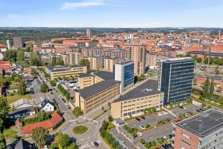 Vue aérienne - Strategic Office Building in Central Horsens