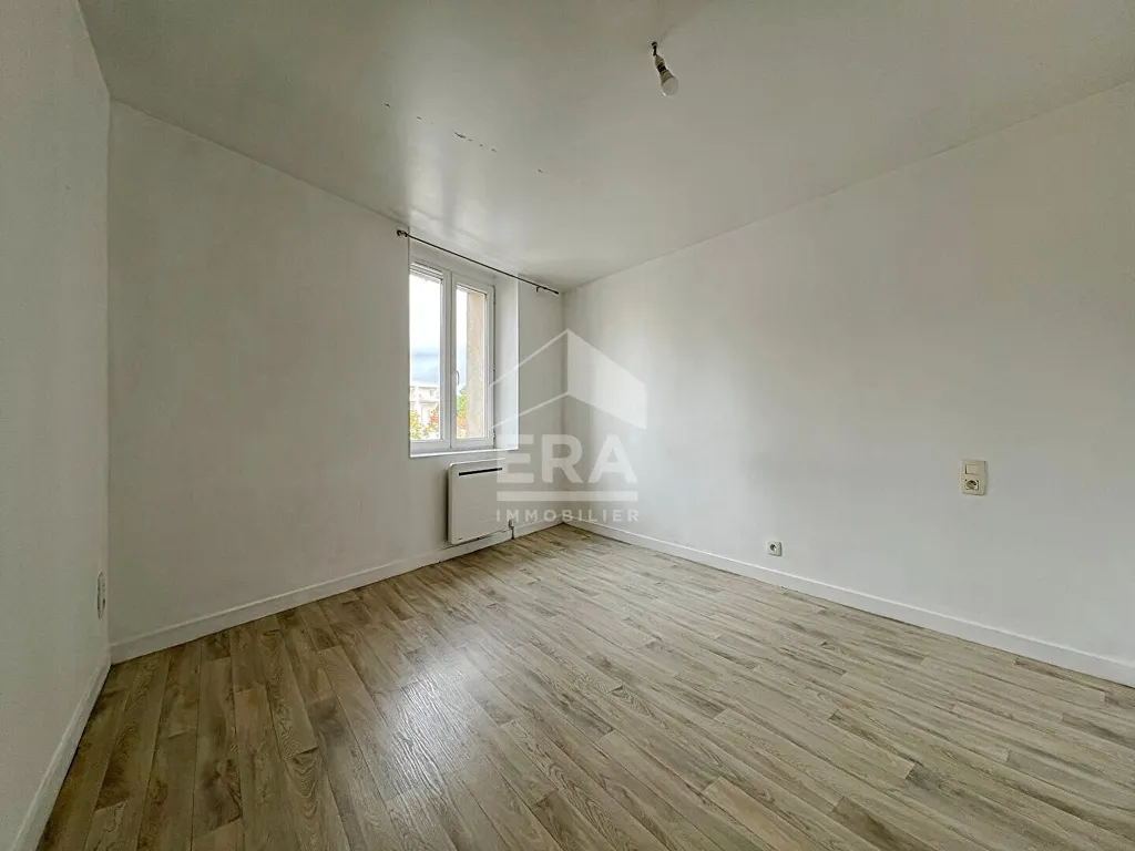Toad - Two-Bedroom House with Garage in La Couronne