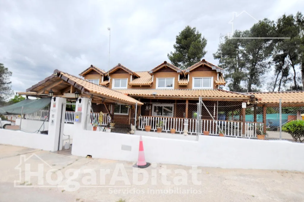 Extérieur - Semi-New Chalet with Terrace in Monserrat