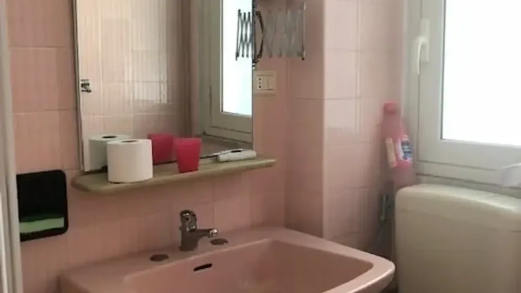 Bathrooms - Apartment with 3 Bedrooms in Castelvetrano