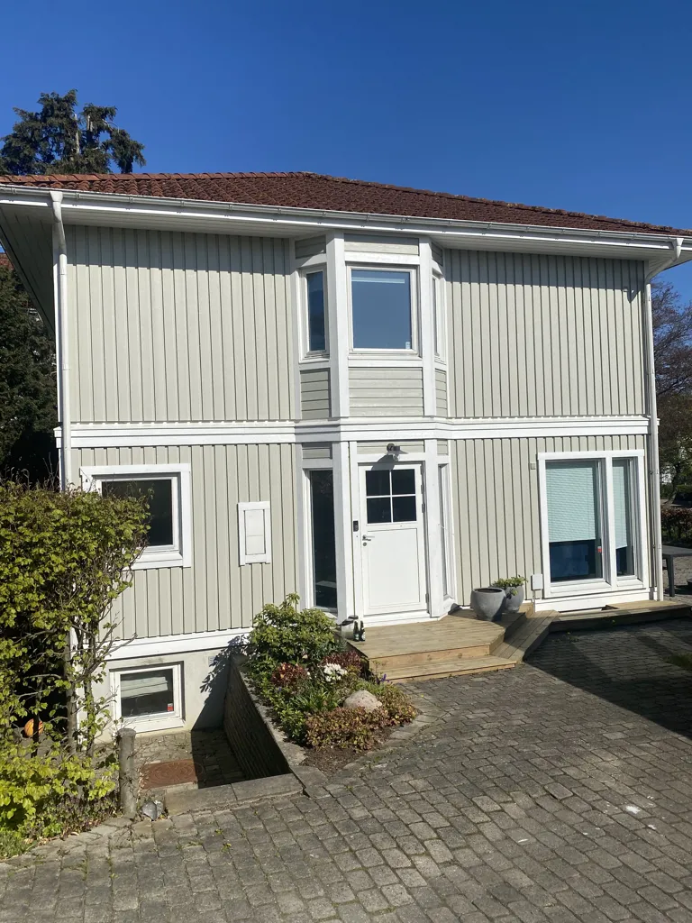 Extérieur - Family House with Balcony in Holte