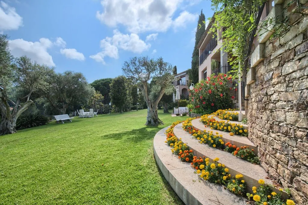 Garden - Mediterranean House with Sea Views in Begur