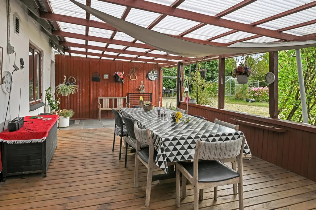 Terrasse - 1930s Villa with Garden in Vorbasse