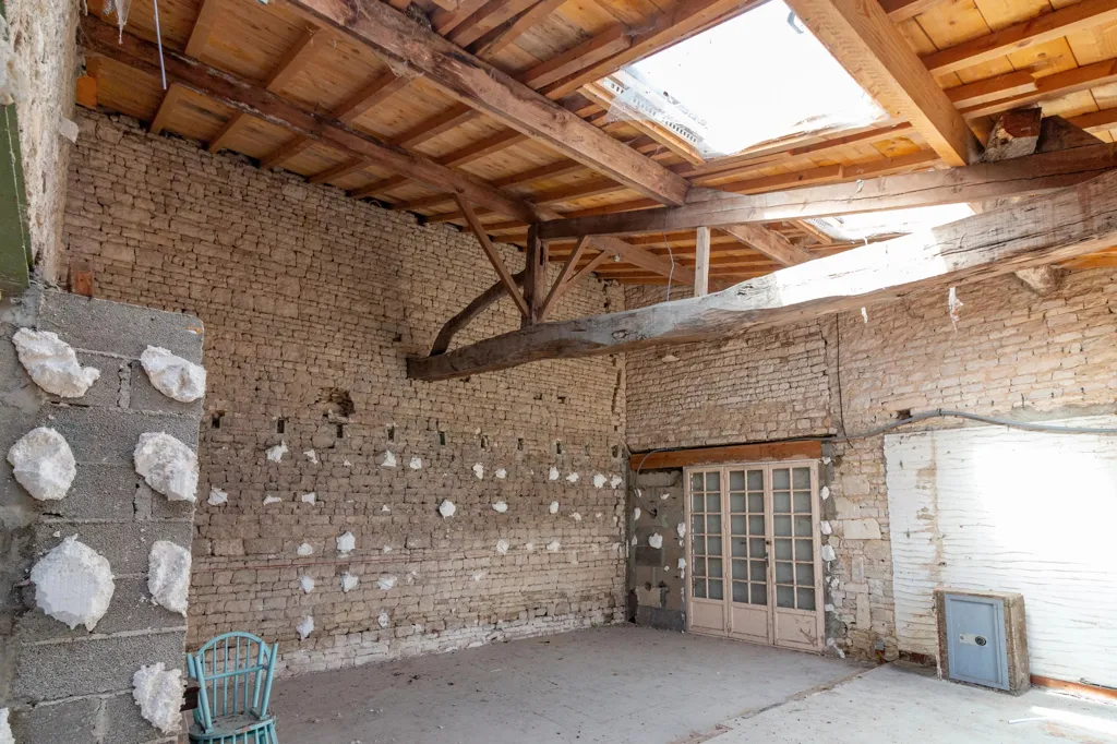 Pièces - Maison en Pierre avec Piscine en Périphérie de Jarnac