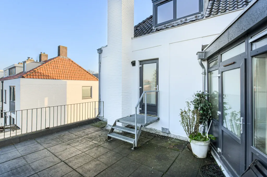 Terrasse - Compact Apartment with Terrace in Breda