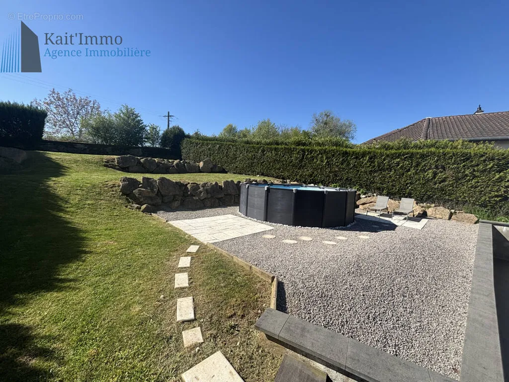 Aed - Contemporary House with Pool in Boulange