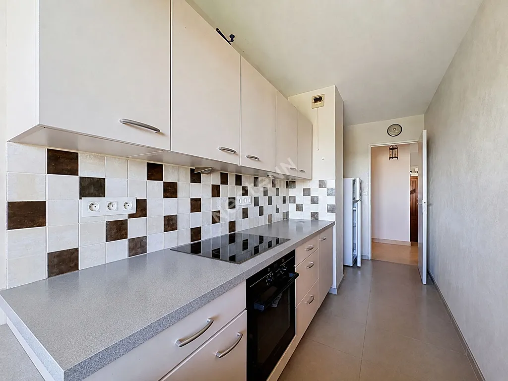 Köök - Apartment with Terrace in Rezé, 8 Mai