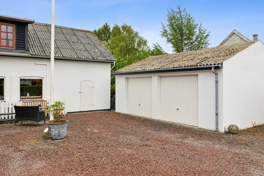 Välivaade - Architectural Villa with Garden in Vesterlund