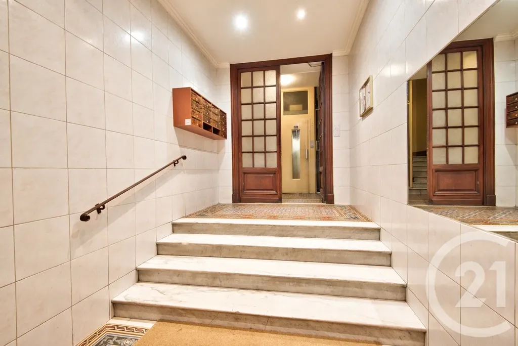 Entrée - Duplex avec Balcon Vue Dégagée à Nice