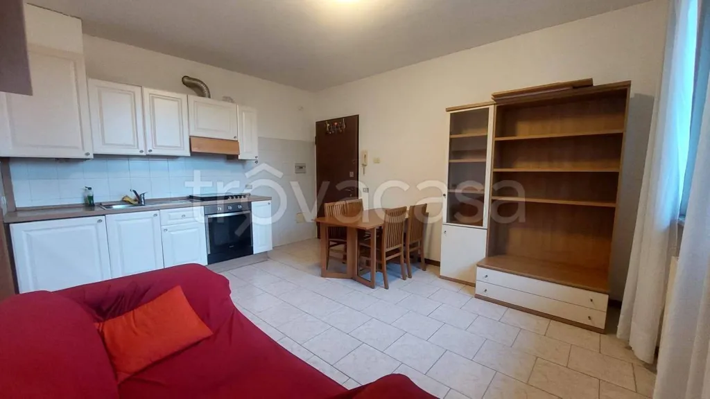 Cuisine - Bright Two-Bedroom Apartment with Parking in Oggiona