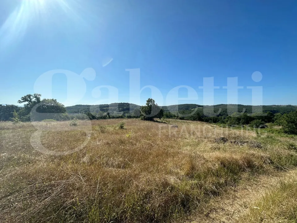 Jardin - Large Land with Potential in Orte