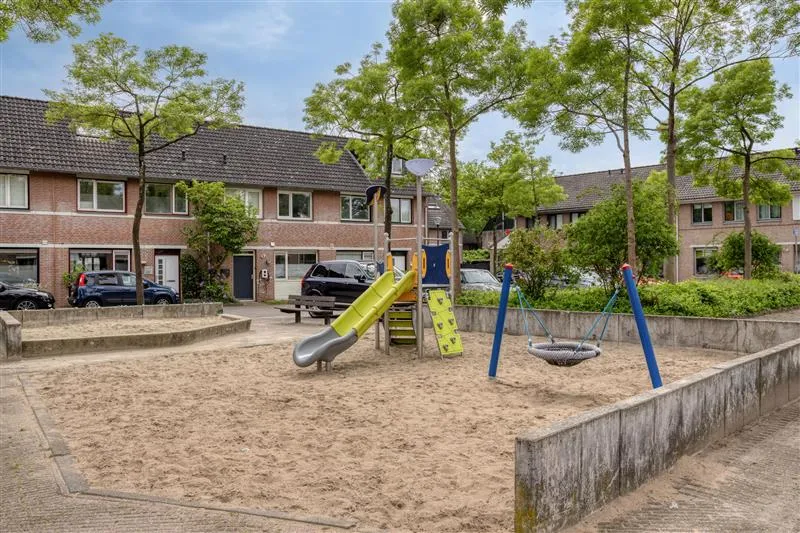 Maison 8 pièces à Breda