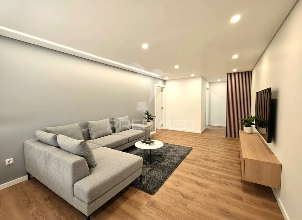 Elutuba - Remodelled T3 Apartment with Central Location in Coruche