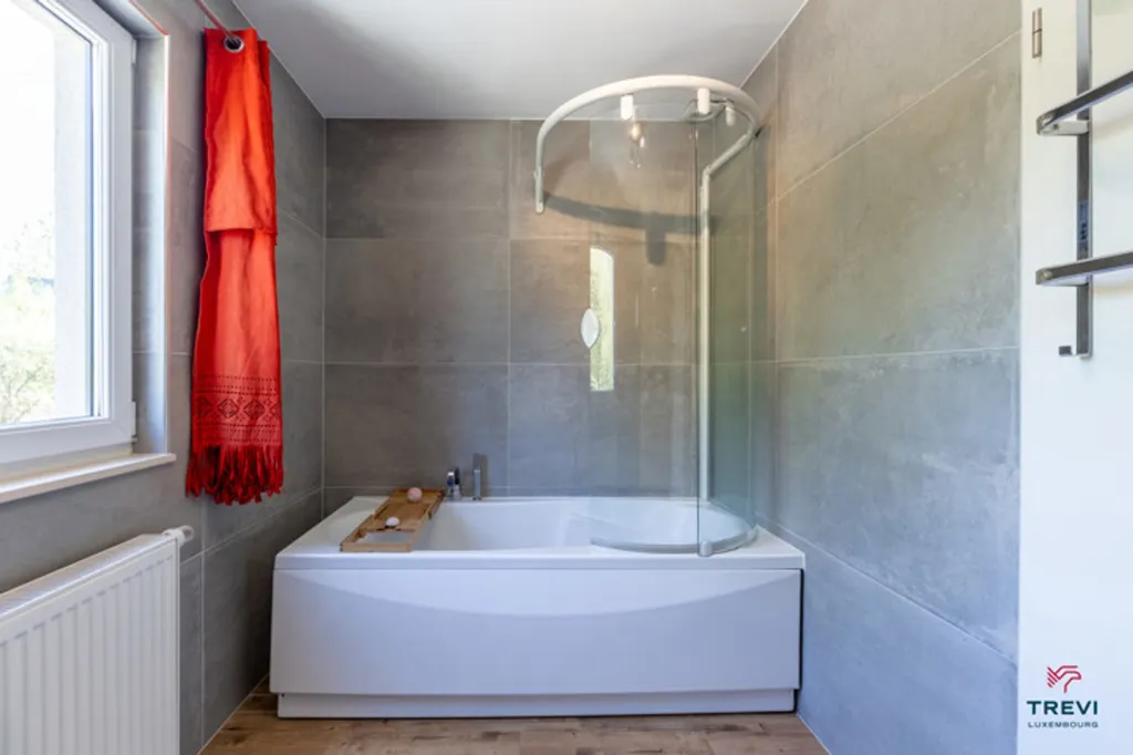 Salles de bain - Maison avec Bureau et Jardin à Luxembourg