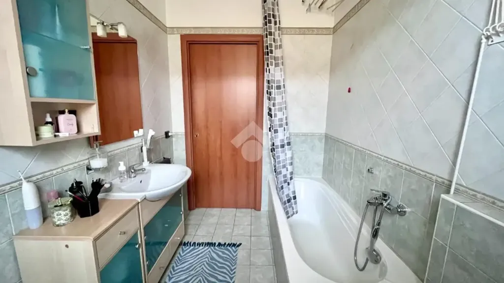 Salles de bain - Trilocale with Terrace in Adro