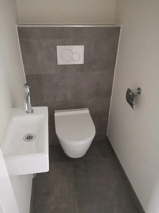 Salles de bain - Appartement Moderne avec Vue sur la Place à Beringen