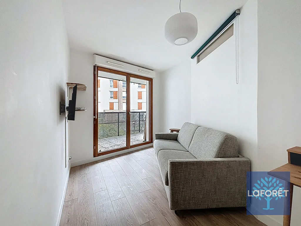 Elutuba - Modernised 3-Bed Flat with Balcony in Cergy
