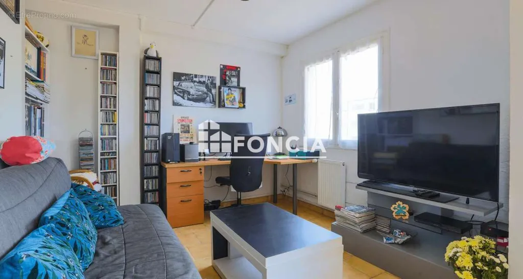 Elutuba - Functional 4-Piece Apartment with Balcony in Rochefort