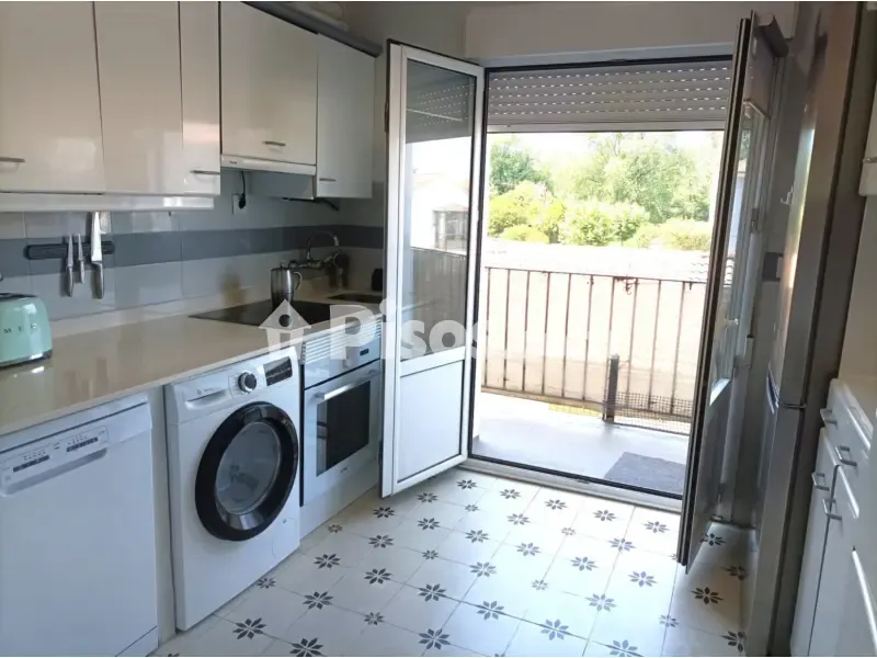 Cuisine - Modernised Flat with East-West Orientation in Barreda