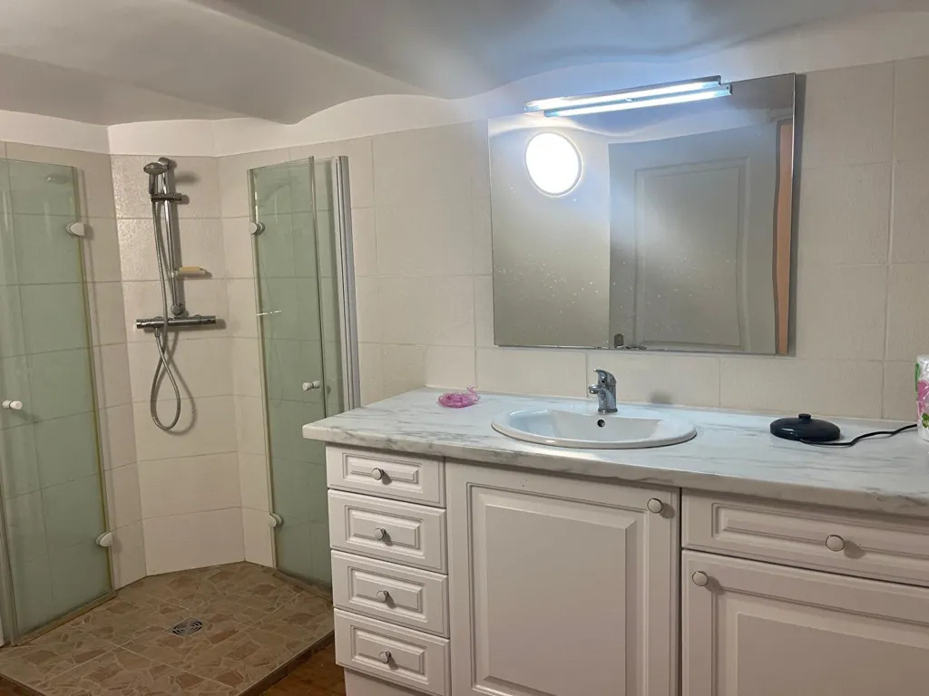 Bagni - Garden-Facing Flat in Antony