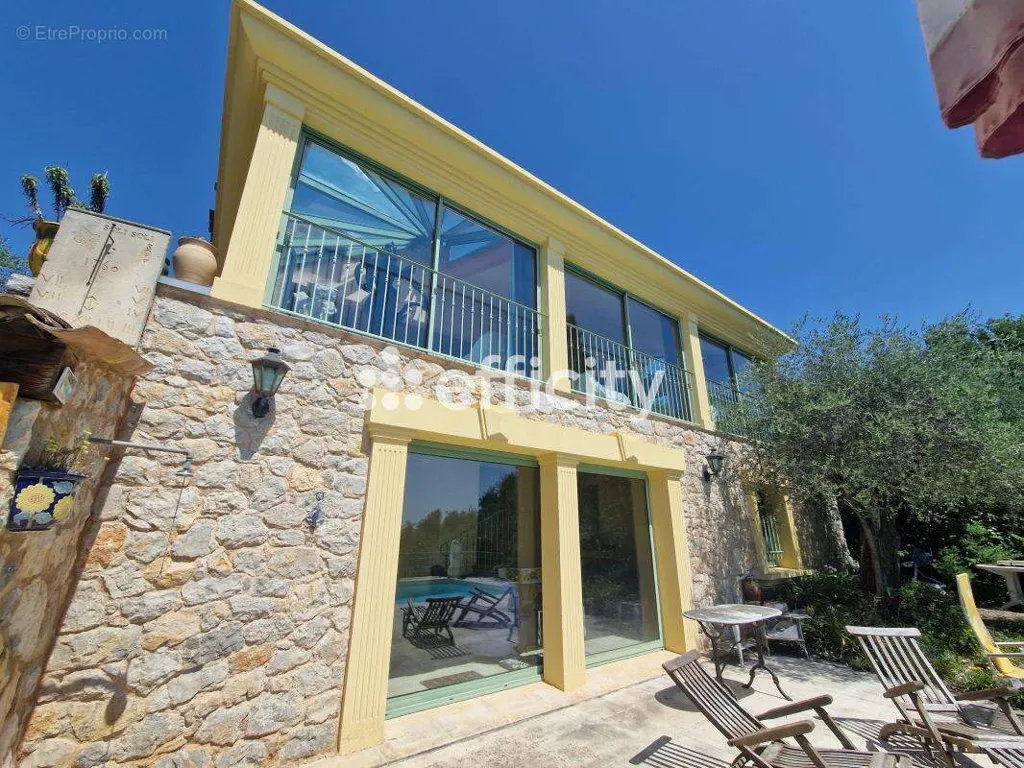 Extérieur - Villa Familiale avec Jardin à Spéracèdes