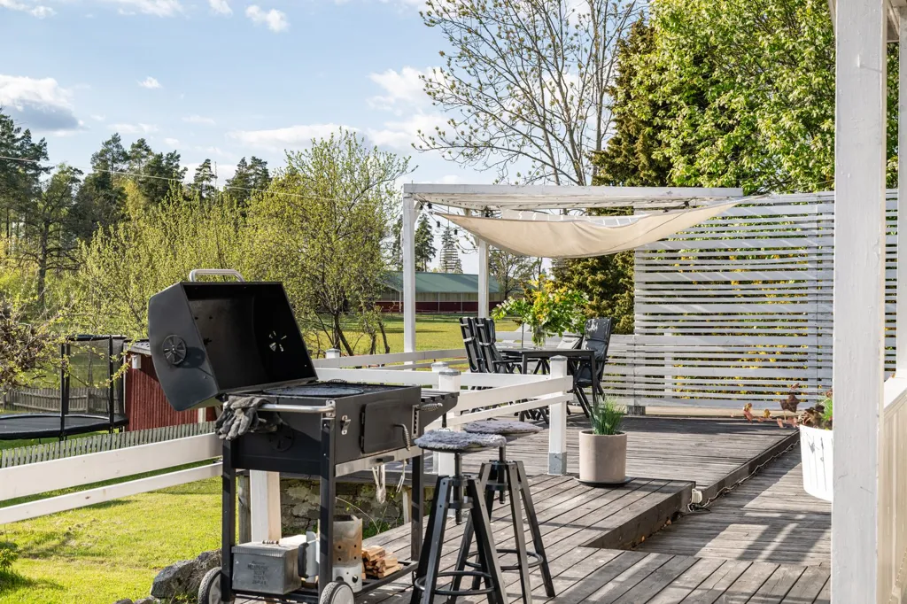 Terrasse - Three-Unit Property with Garden in Stäket
