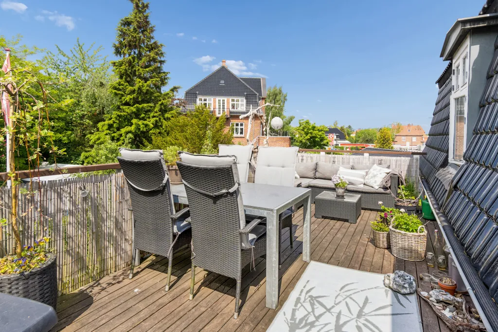 Terrasse - Villa Apartment with Terrace in Hellerup