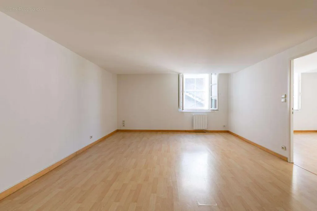 Pièces - Appartement T3 Rénové en Hypercentre