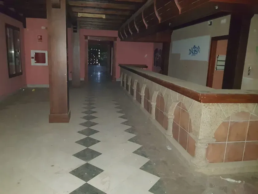 Esik - Restaurant for Renovation in Santibáñez el Alto