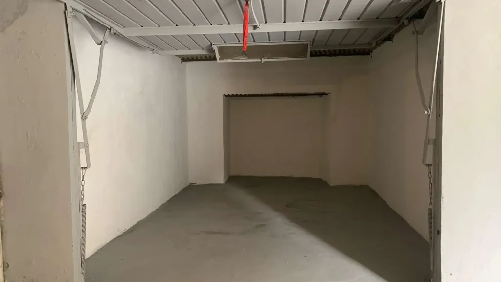 Garage - Luxury Flat with Garage in Reggio Emilia