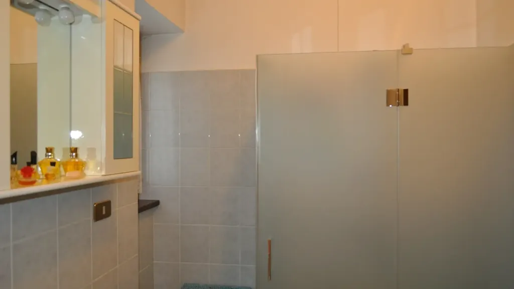 Vannitoad - Three-Bedroom Apartment with Balcony in Bedonia