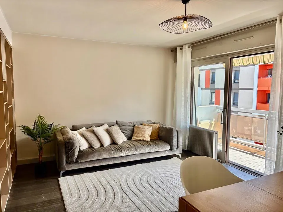 Séjour - Appartement T3 bis avec Balcon en Hyper Centre Annemasse