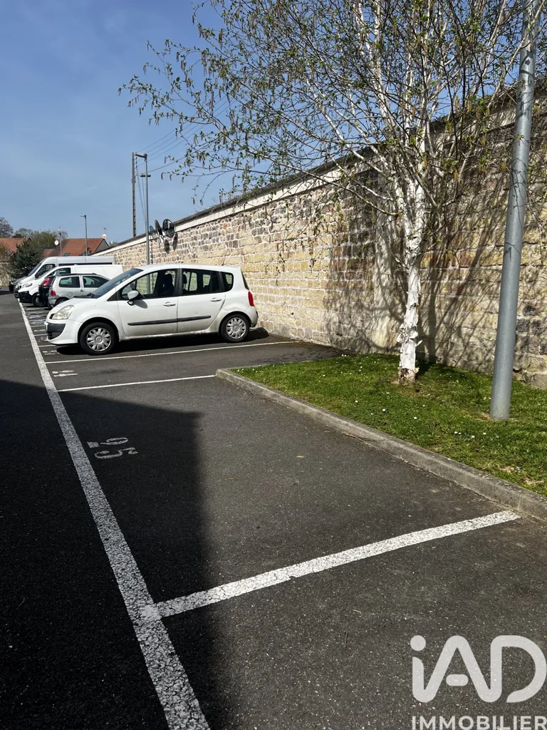 Välivaade - Secure Parking in Persan