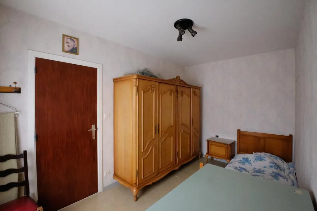 Chambres - Bébouwingswoning avec 3 Façades en Zone Urbaine