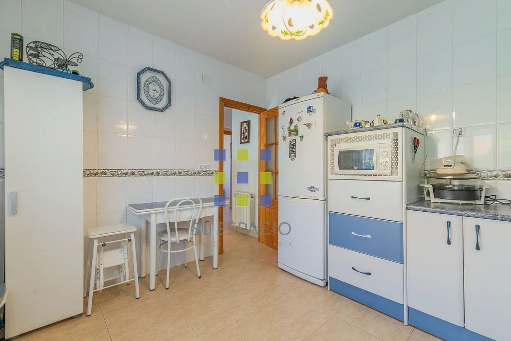 Kitchen - Chalet with Pool in Méntrida
