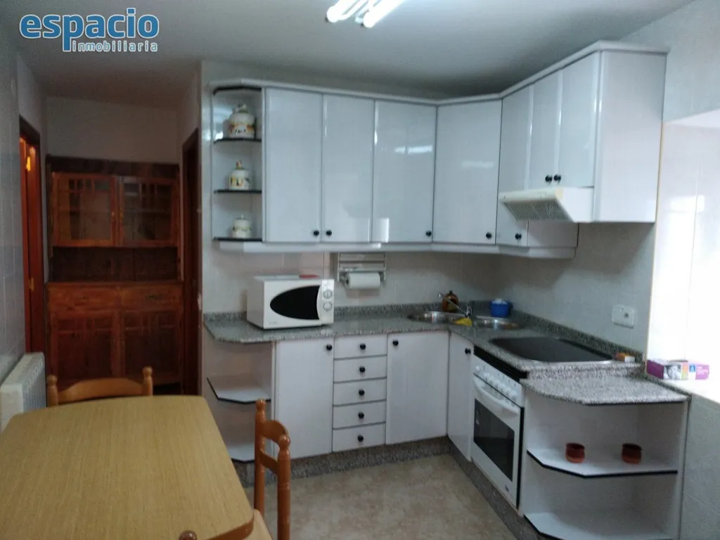 Cuisine - Rural House with Mountain View in Paramo del Sil