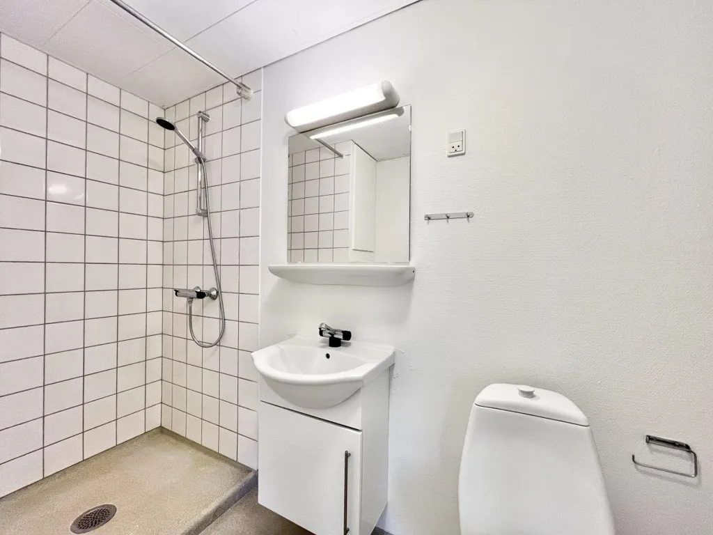 Salles de bain - 4-Bedroom Apartment with Central Location in Aalborg
