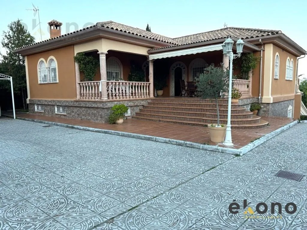 Välivaade - 7-Bedroom House with Pool in Cordova