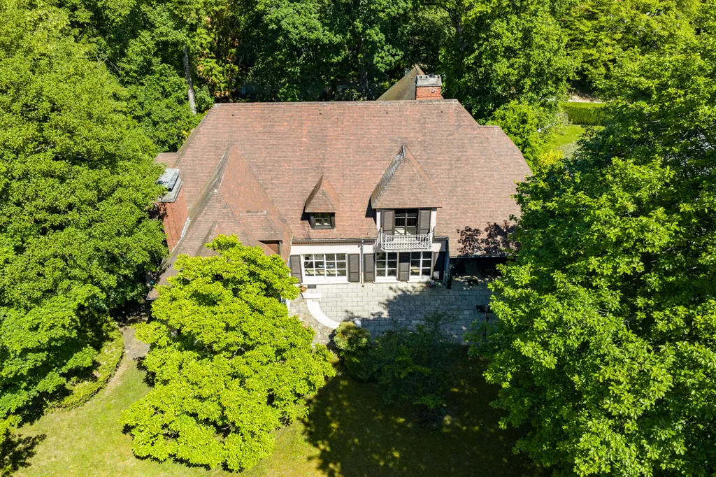 Vue aérienne - Villa Charmante avec Piscine à Kraainem