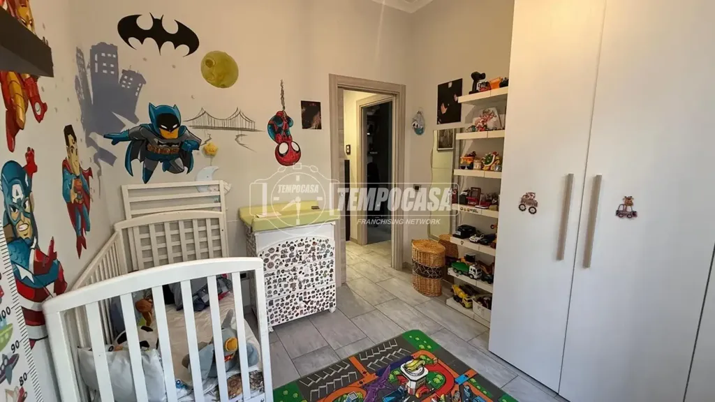Camere da letto - Appartamento con giardino condominiale a Napoli