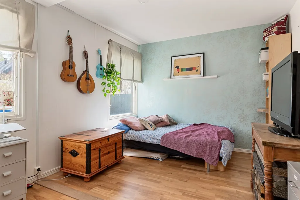 Bedrooms - 1½-Storey Villa with Spa Deck in Quiet Suburb