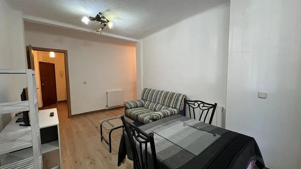 Söögituba - 3-Bedroom Flat with Central Location in Alcorcón