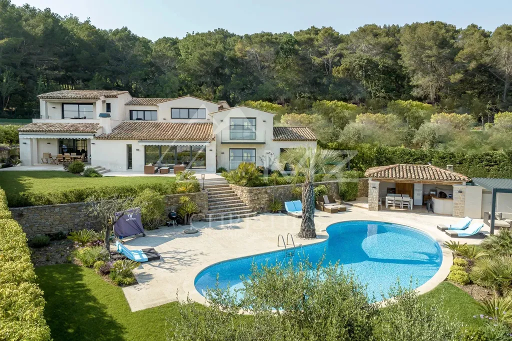 Õhuvaade - 5-Bedroom Villa with Sea View in Mougins