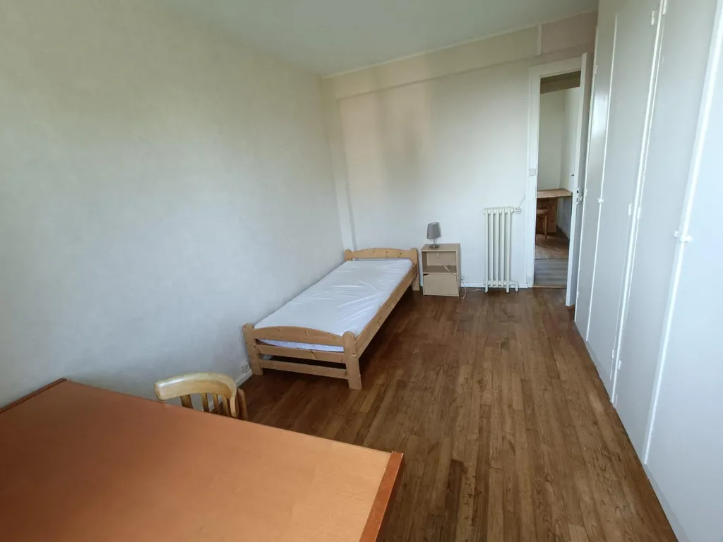 Magamistoad - Furnished 4-Piece Apartment in Angers