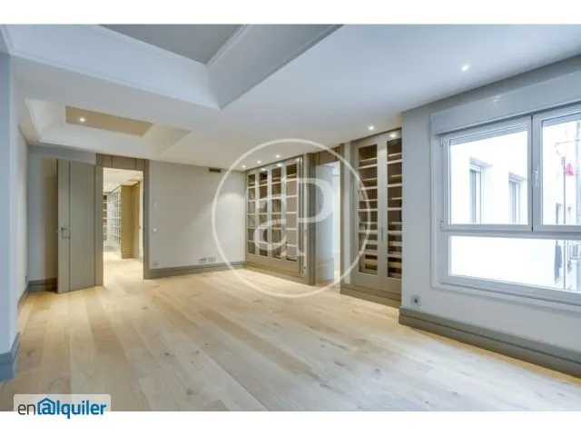 Soggiorno - Apartment with Balcony in Retiro, Madrid