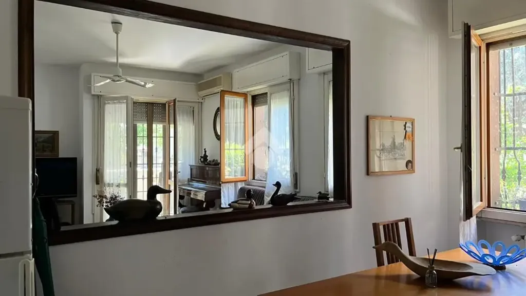 Dining Room - Three-Bedroom Apartment with Balcony in Melegnano