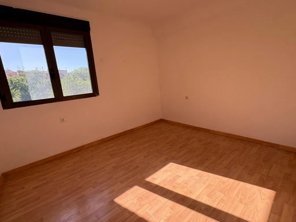 Toad - Refurbished Flat with 5 Bedrooms in Centro, Ontinyent