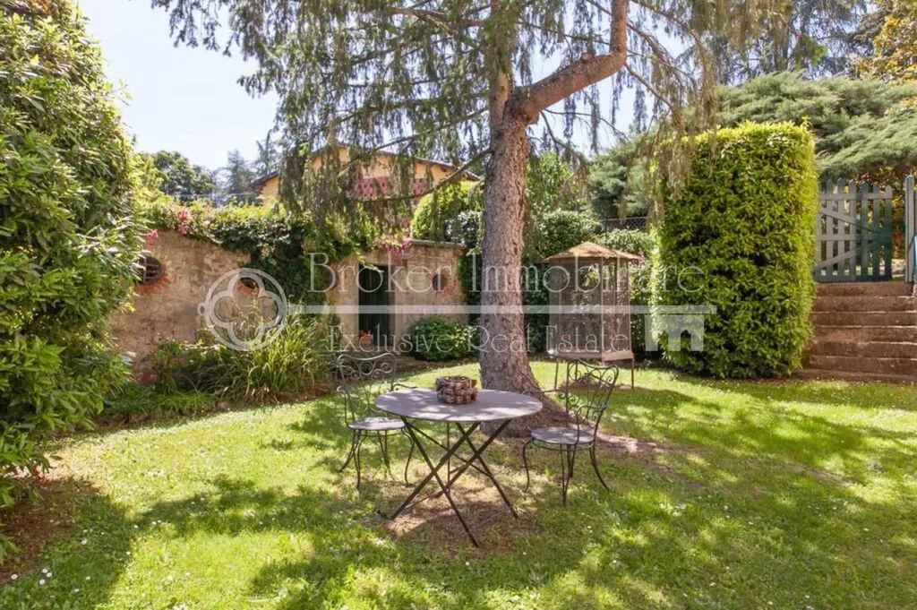 Aed - Historic Villa with Pool near Lucca